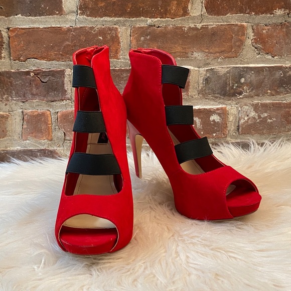 Dollhouse Spyglass Red Open Toe Heels, Size 11 - Picture 4 of 16